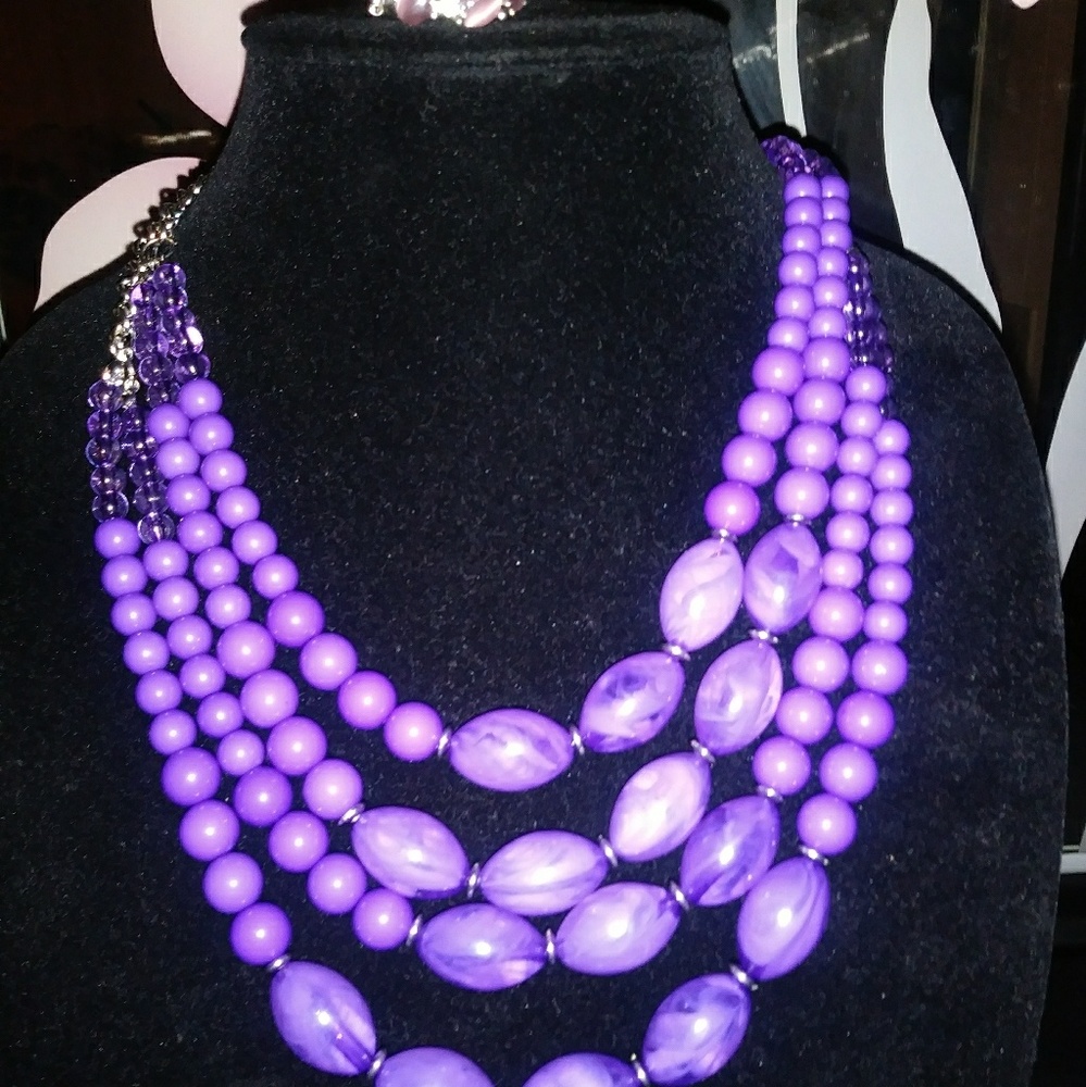 Jewelry - Picture 1 of 1